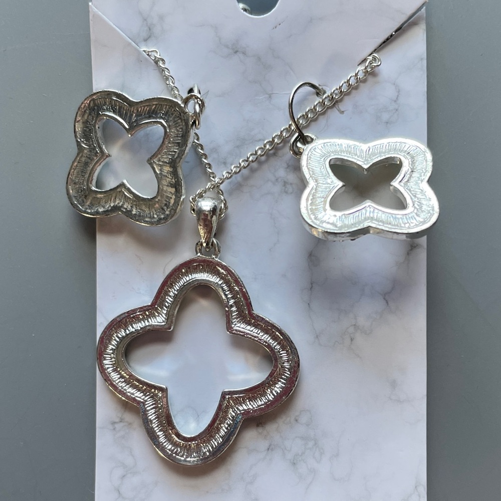 Turquoise/Silver Pendant Necklace Set - Picture 2 of 5